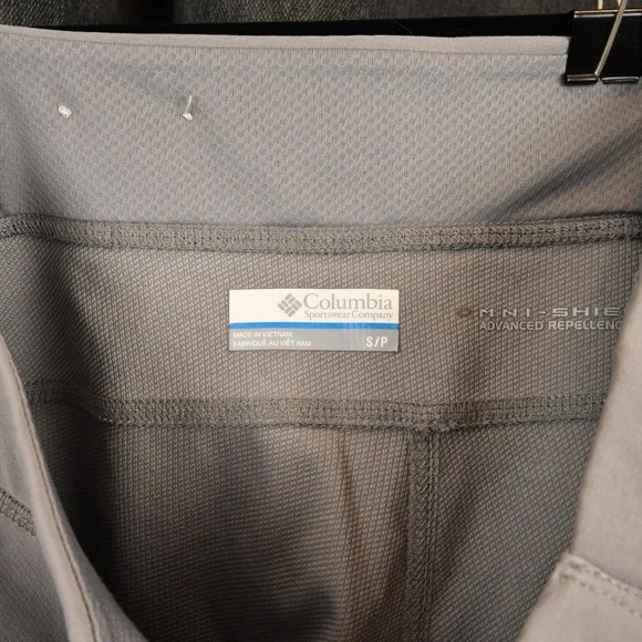 Women's Columbia Long shorts With omni-shield SPF 50 Size Small. - Picture 3 of 3
